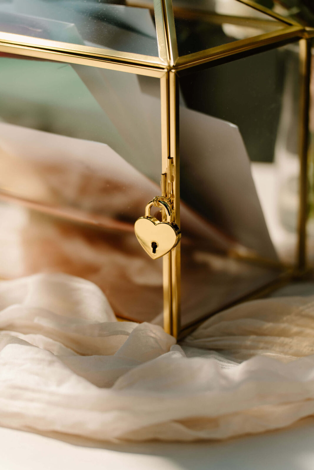heart shaped lock on glass card box